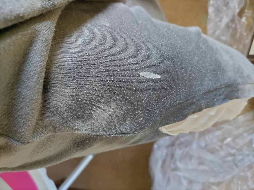 服にペンキがついてしまった時の写真